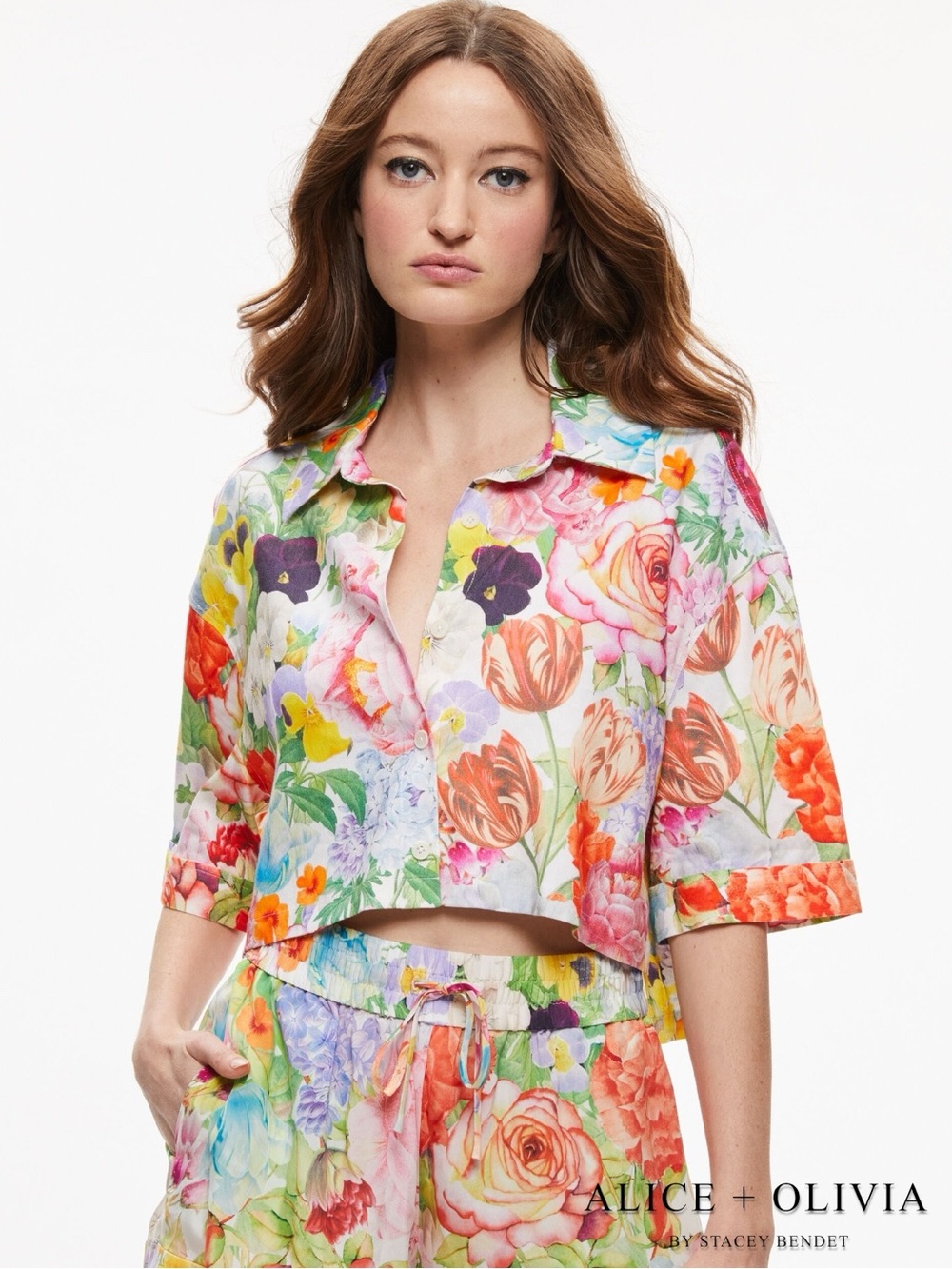 Alice + Olivia **NWT** Carver Cropped Short Sleeve Button Down in Dawn Floral